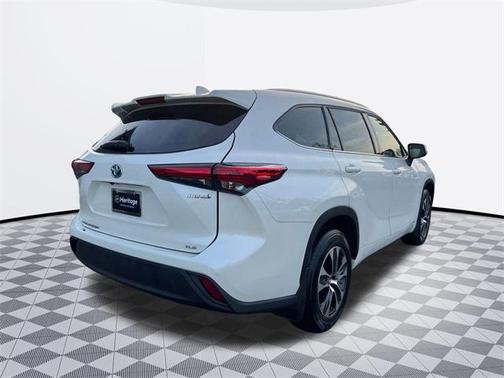 2021 Toyota Highlander Hybrid XLE