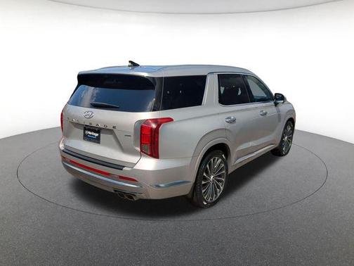Typhoon Silver 2023 Hyundai PALISADE Calligraphy