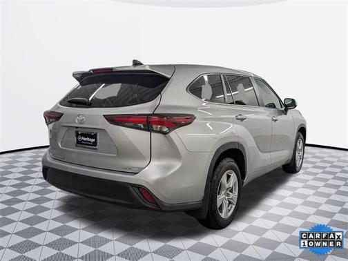 2024 Toyota Highlander LE