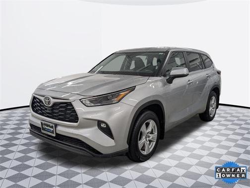 2024 Toyota Highlander LE