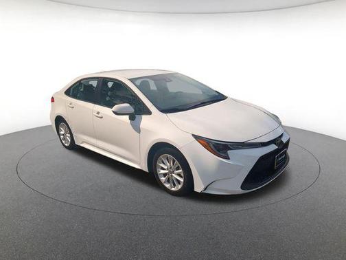 Super White 2021 Toyota Corolla LE