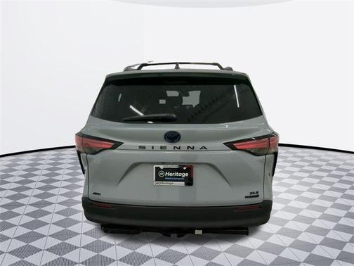 2022 Toyota Sienna XLE