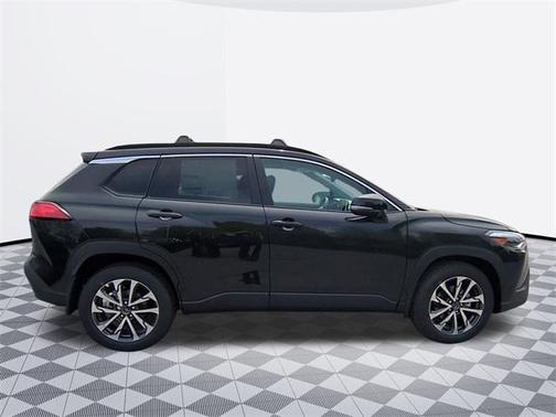 2025 Toyota Corolla Cross XLE