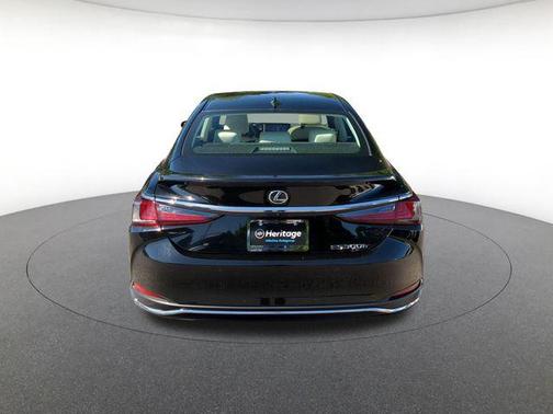 Obsidian 2023 Lexus ES 300h Base