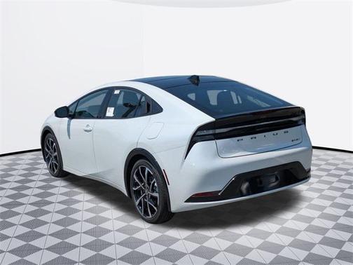 2025 Toyota Prius XLE