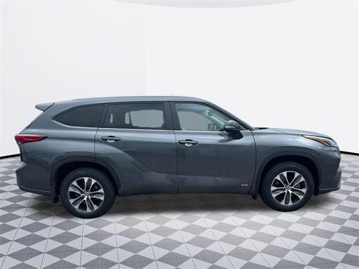 2023 Toyota Highlander Hybrid XLE