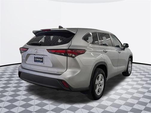2024 Toyota Highlander LE