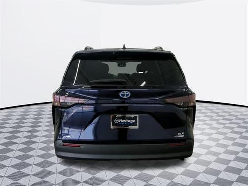 2024 Toyota Sienna XLE 7 Passenger