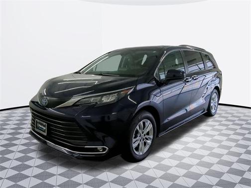 2024 Toyota Sienna XLE 7 Passenger