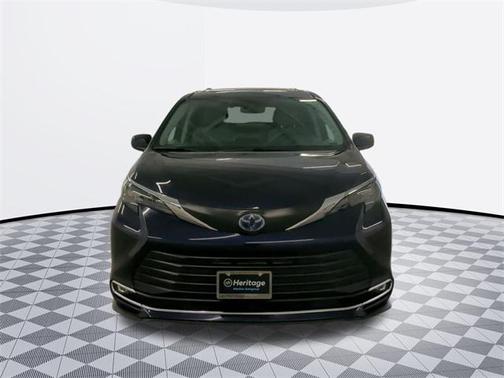 2024 Toyota Sienna XLE 7 Passenger