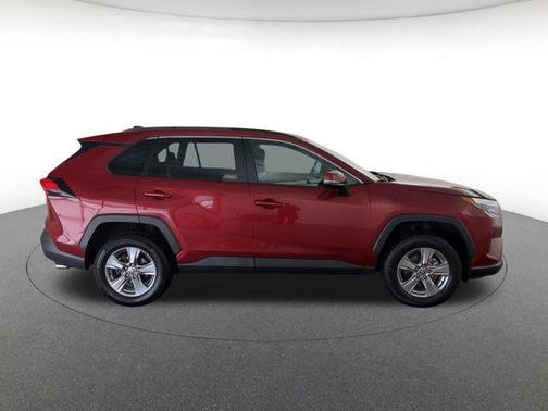Pearl 2025 Toyota RAV4 XLE