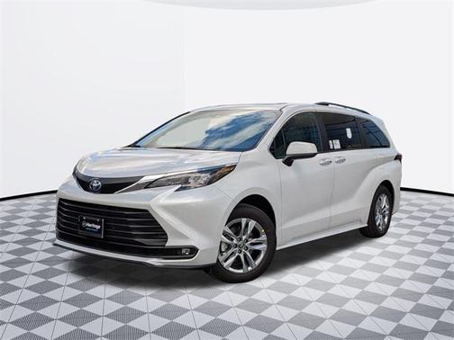 2025 Toyota Sienna XLE 7 Passenger