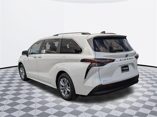 2025 Toyota Sienna XLE 7 Passenger