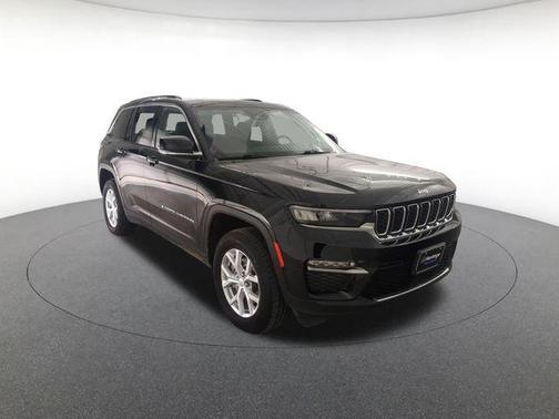 Diamond Black Crystal Pearlcoat 2023 Jeep Grand Cherokee Limited