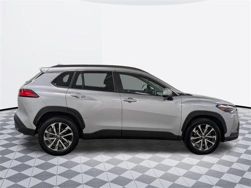 2022 Toyota Corolla Cross XLE