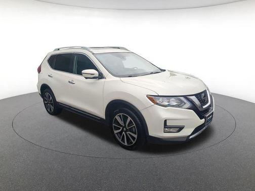 Pearl White Tricoat 2020 Nissan Rogue SL