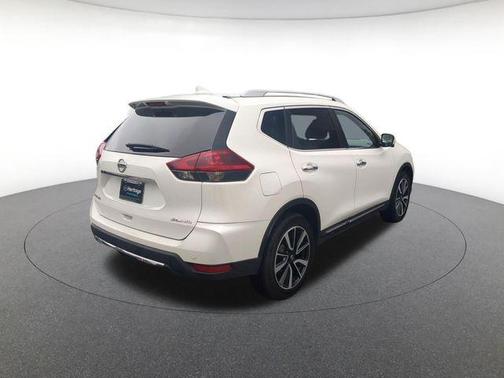 Pearl White Tricoat 2020 Nissan Rogue SL