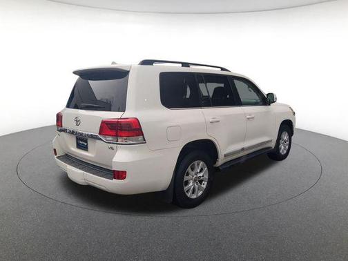 Blizzard Pearl 2016 Toyota Land Cruiser Base