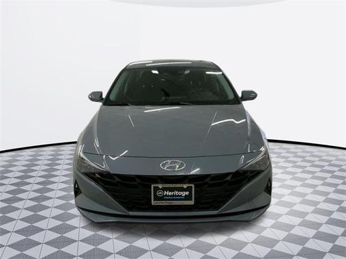 2023 Hyundai ELANTRA SE