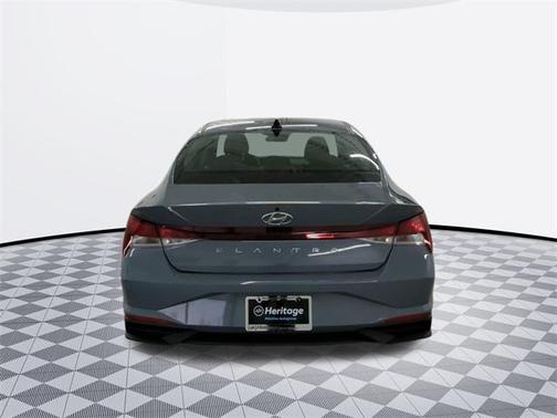 2023 Hyundai ELANTRA SE