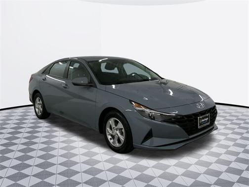 2023 Hyundai ELANTRA SE