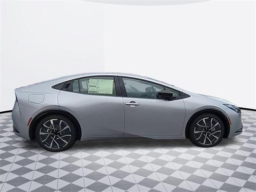 2025 Toyota Prius L