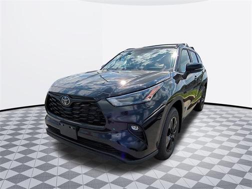 2025 Toyota Highlander Hybrid XLE