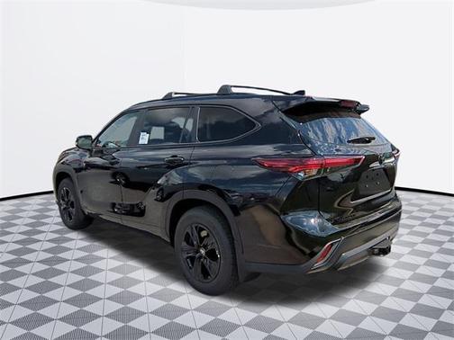 2025 Toyota Highlander Hybrid XLE
