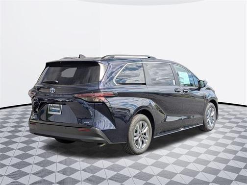 2025 Toyota Sienna XLE 7 Passenger