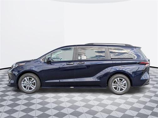 2025 Toyota Sienna XLE 7 Passenger