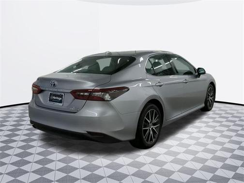 2022 Toyota Camry Hybrid XLE