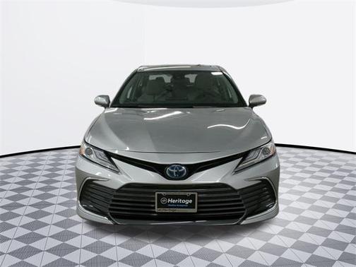 2022 Toyota Camry Hybrid XLE