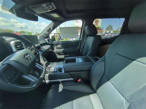 2025 Toyota Tundra Hybrid Platinum