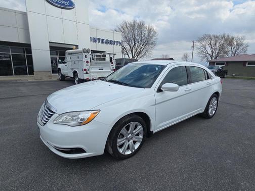 2013 Chrysler 200 LX