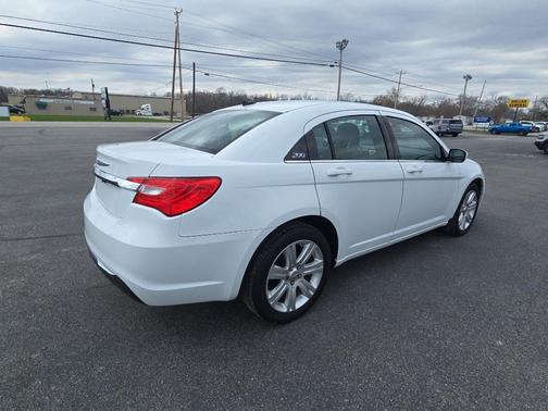 2013 Chrysler 200 LX