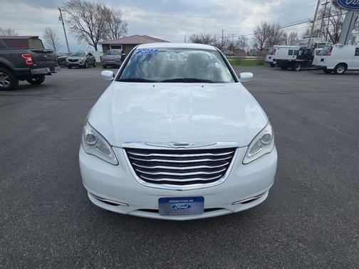 2013 Chrysler 200 LX
