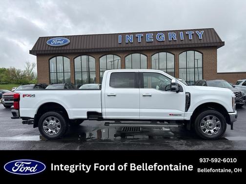 Oxford White 2026 Ford F-350 Lariat Super Duty