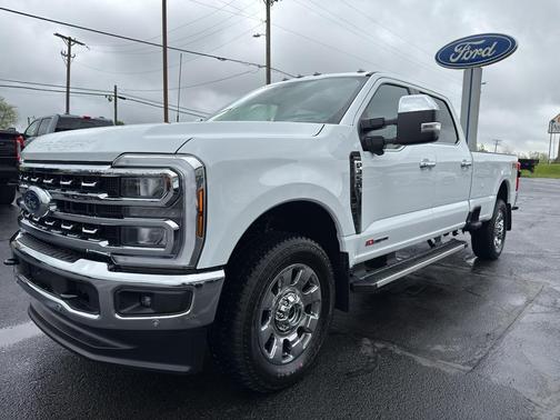 Oxford White 2026 Ford F-350 Lariat Super Duty