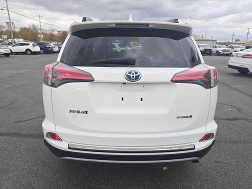 2018 Toyota RAV4 Hybrid LE