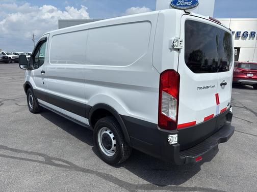 2015 Ford Transit-250 Base