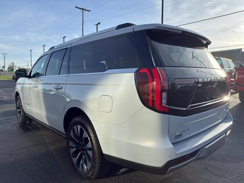 Space Silver 2026 Ford Expedition Max Platinum