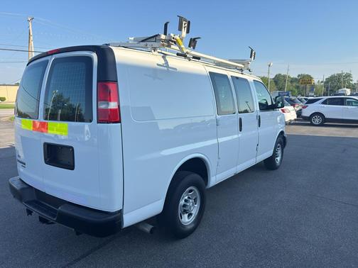 Summit White 2015 Chevrolet Express 2500 Work Van