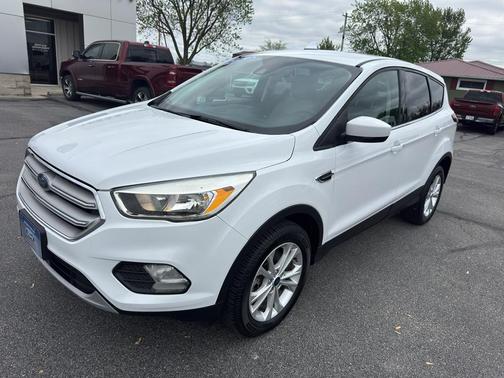 Oxford White 2019 Ford Escape SE