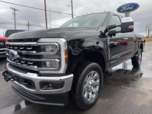 Agate Black Metallic 2026 Ford F-350 Lariat Super Duty