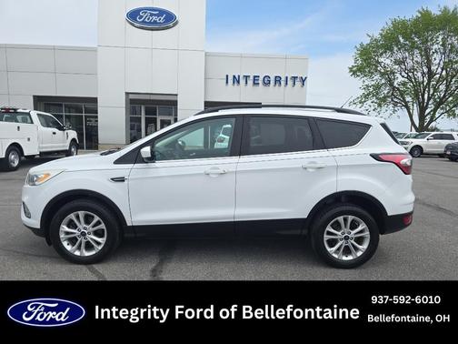 Oxford White 2017 Ford Escape SE