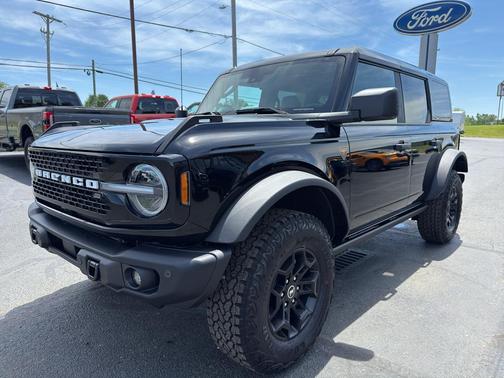 Shadow Black 2026 Ford Bronco Badlands