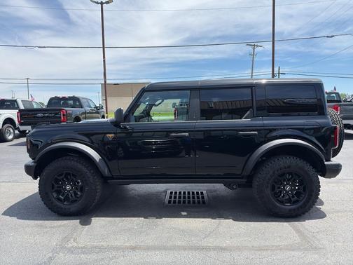 Shadow Black 2026 Ford Bronco Badlands