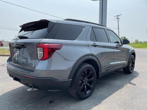 2024 Ford Explorer ST-Line