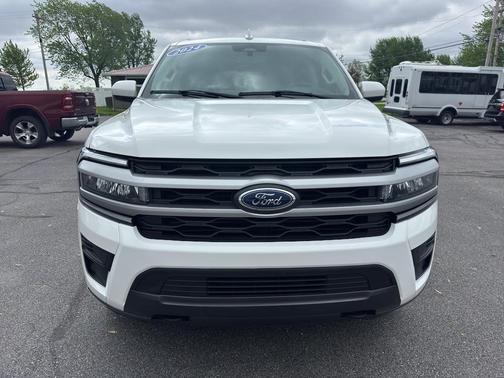 Star White 2024 Ford Expedition Max XLT