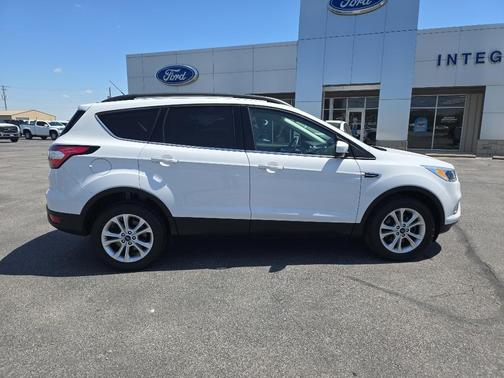 Oxford White 2018 Ford Escape SE